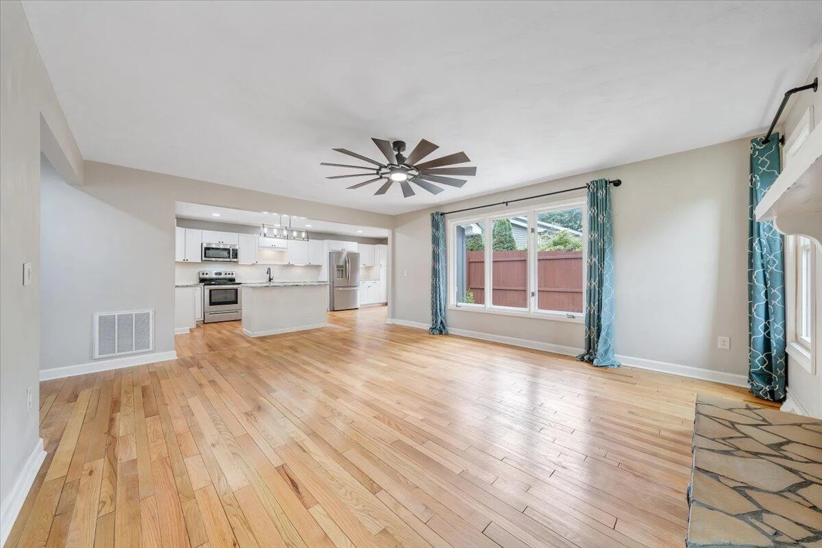 422 Willow Creek RD - Photo 12