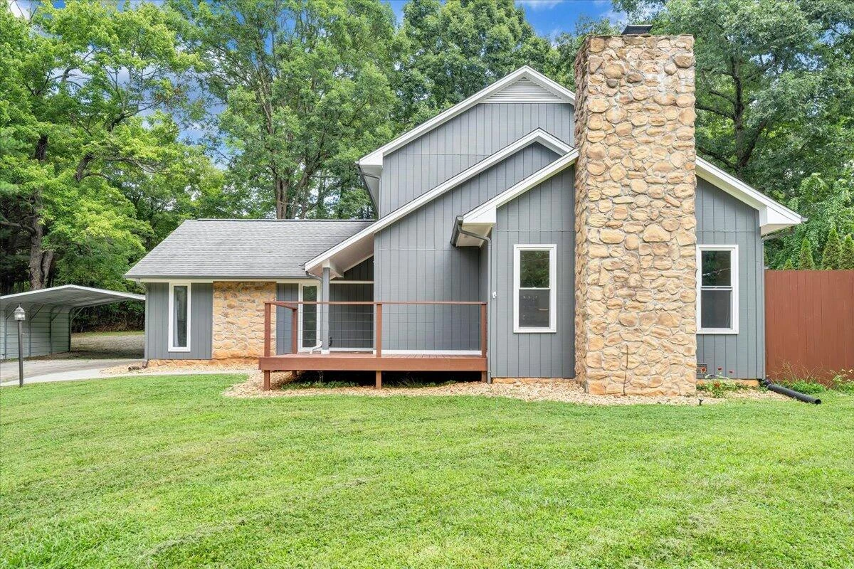 422 Willow Creek RD - Photo 2