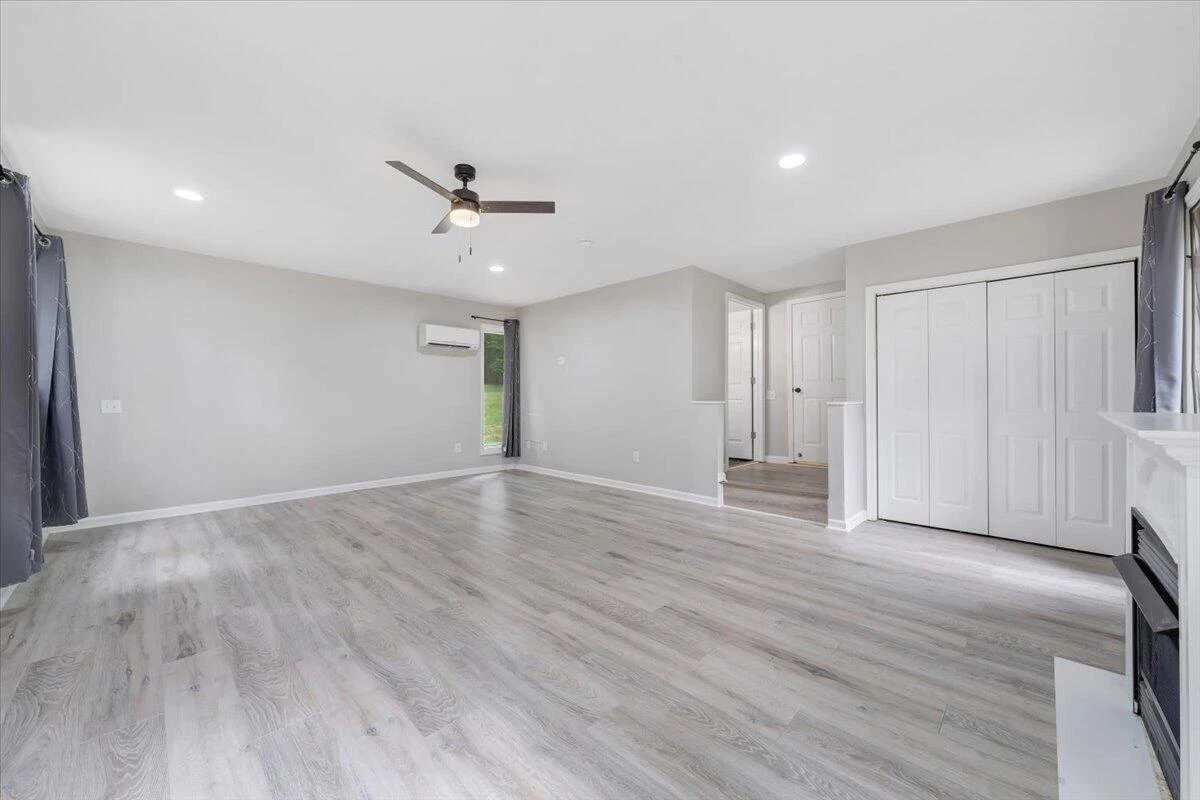 422 Willow Creek RD - Photo 35