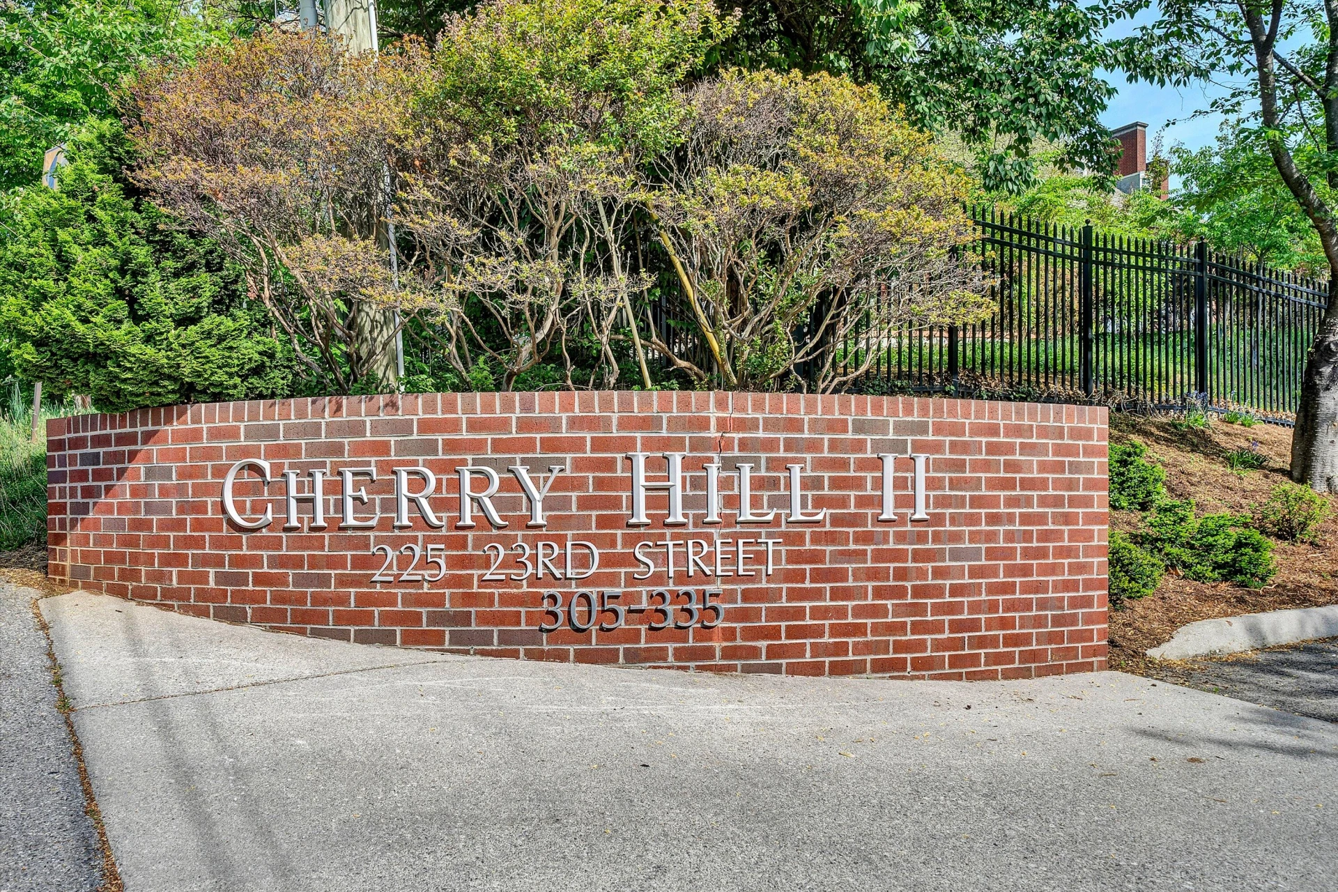 225 23Rd ST #205 - Photo 2