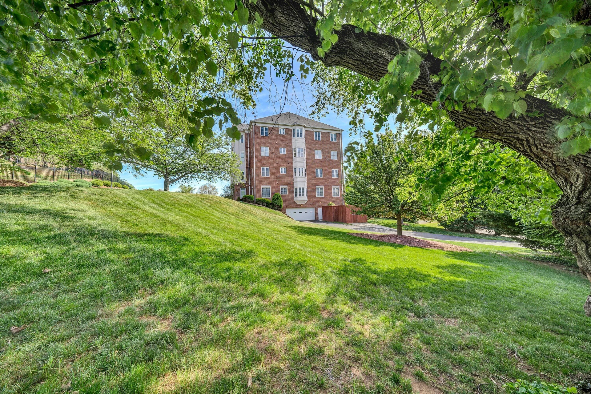 225 23Rd ST #205 - Photo 4