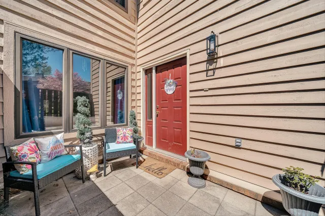 106 Windward DR