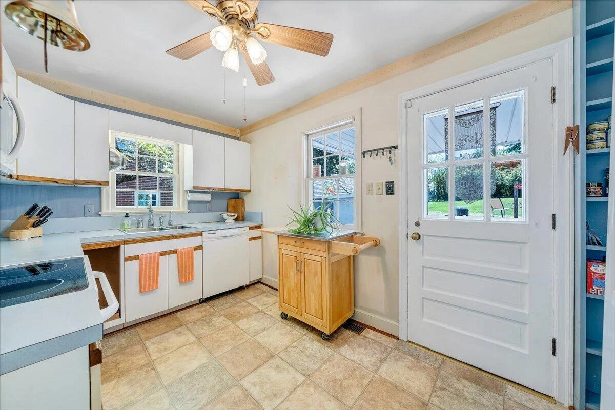 2630 Northview DR - Photo 18