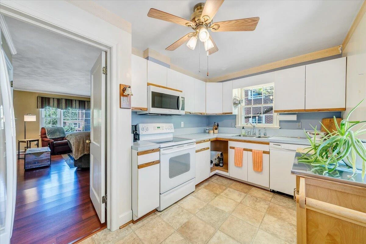 2630 Northview DR - Photo 19