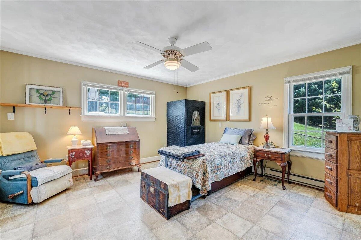 2630 Northview DR - Photo 30