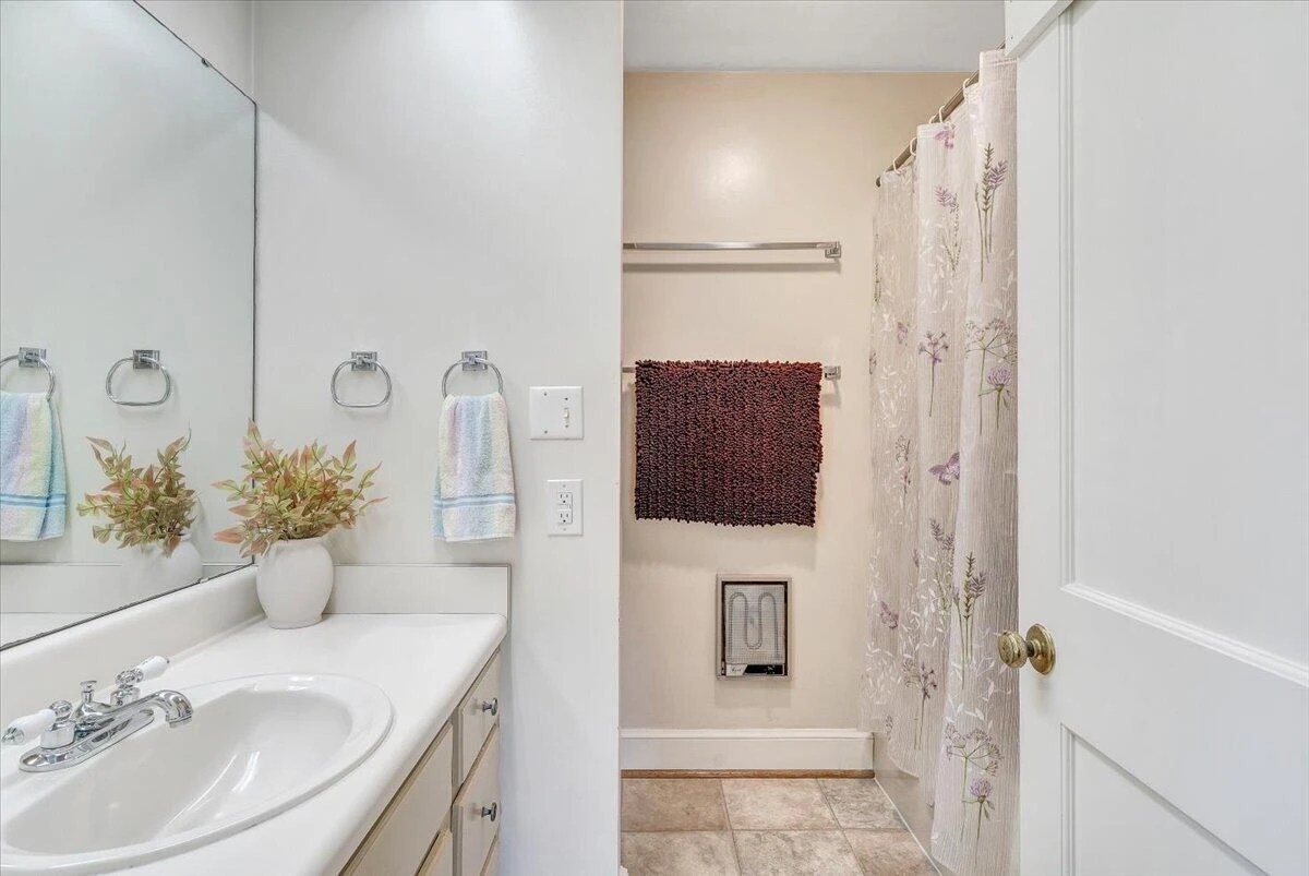 2630 Northview DR - Photo 35