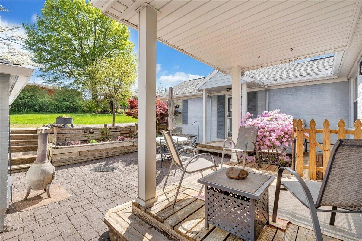 2630 Northview DR - Photo 49