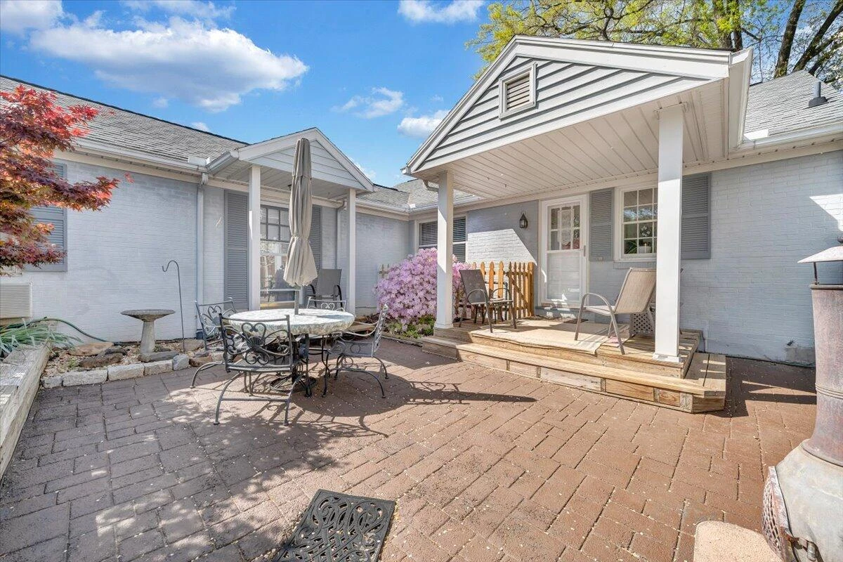 2630 Northview DR - Photo 53