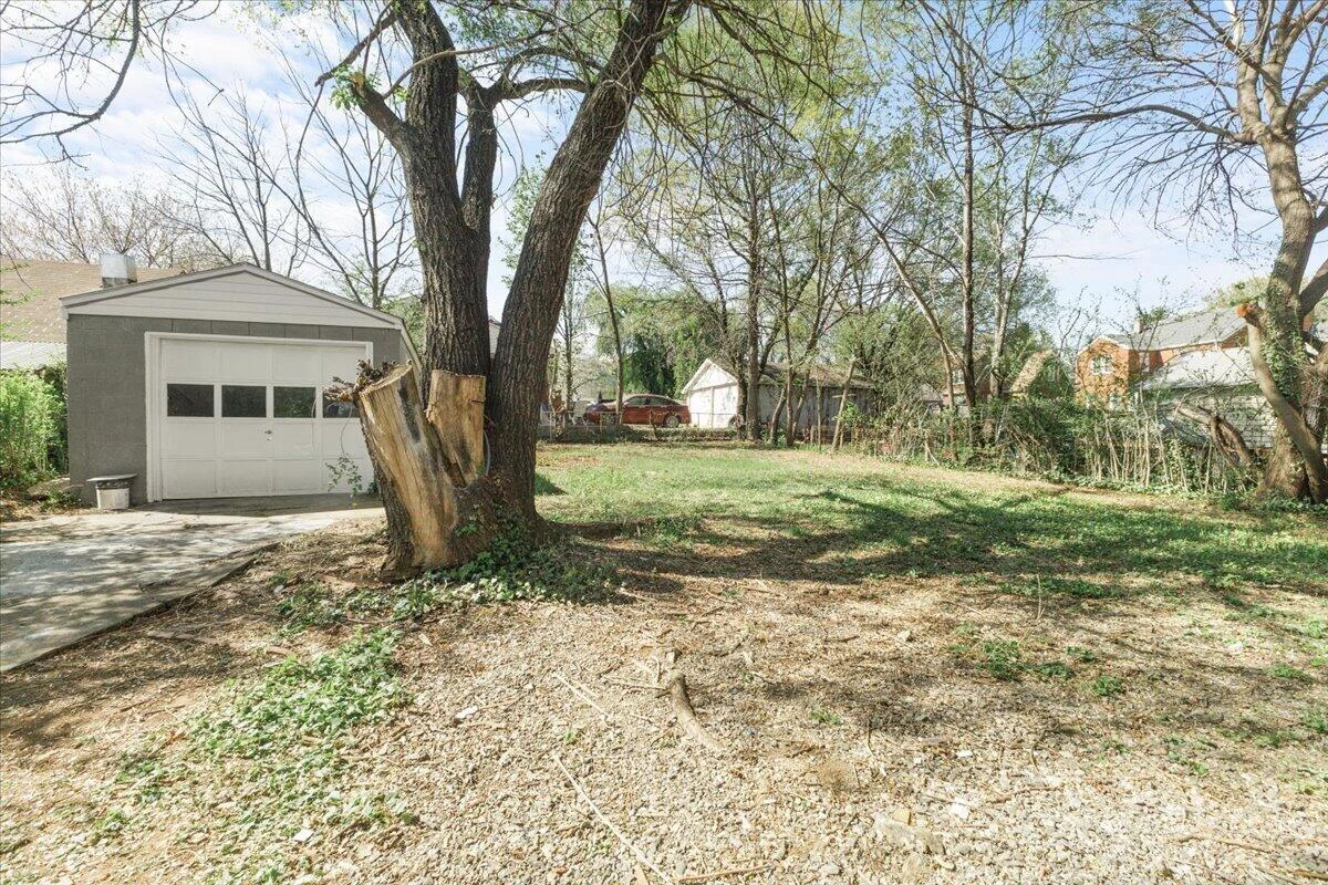2508 10th ST - Photo 32