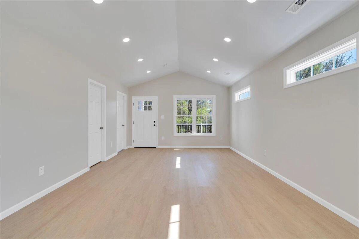 3531 Troutland AVE - Photo 10