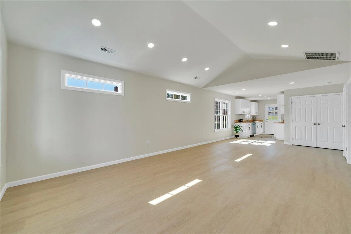 3531 Troutland AVE - Photo 3