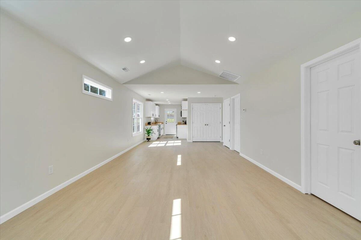 3531 Troutland AVE - Photo 4