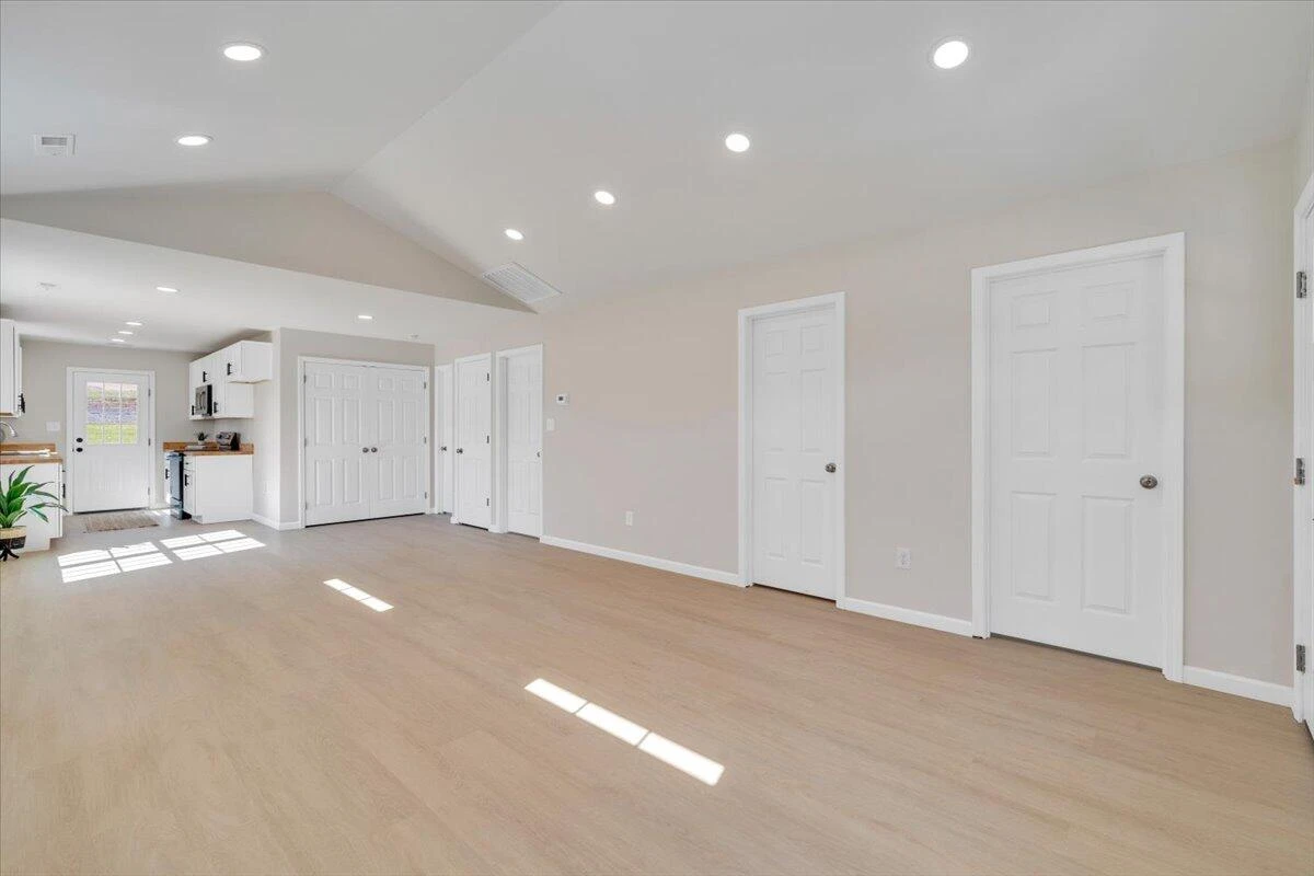 3531 Troutland AVE - Photo 5