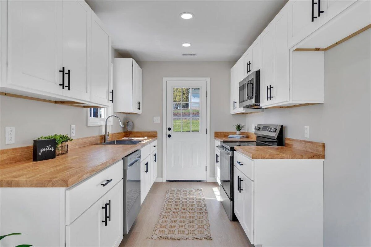 3531 Troutland AVE - Photo 6