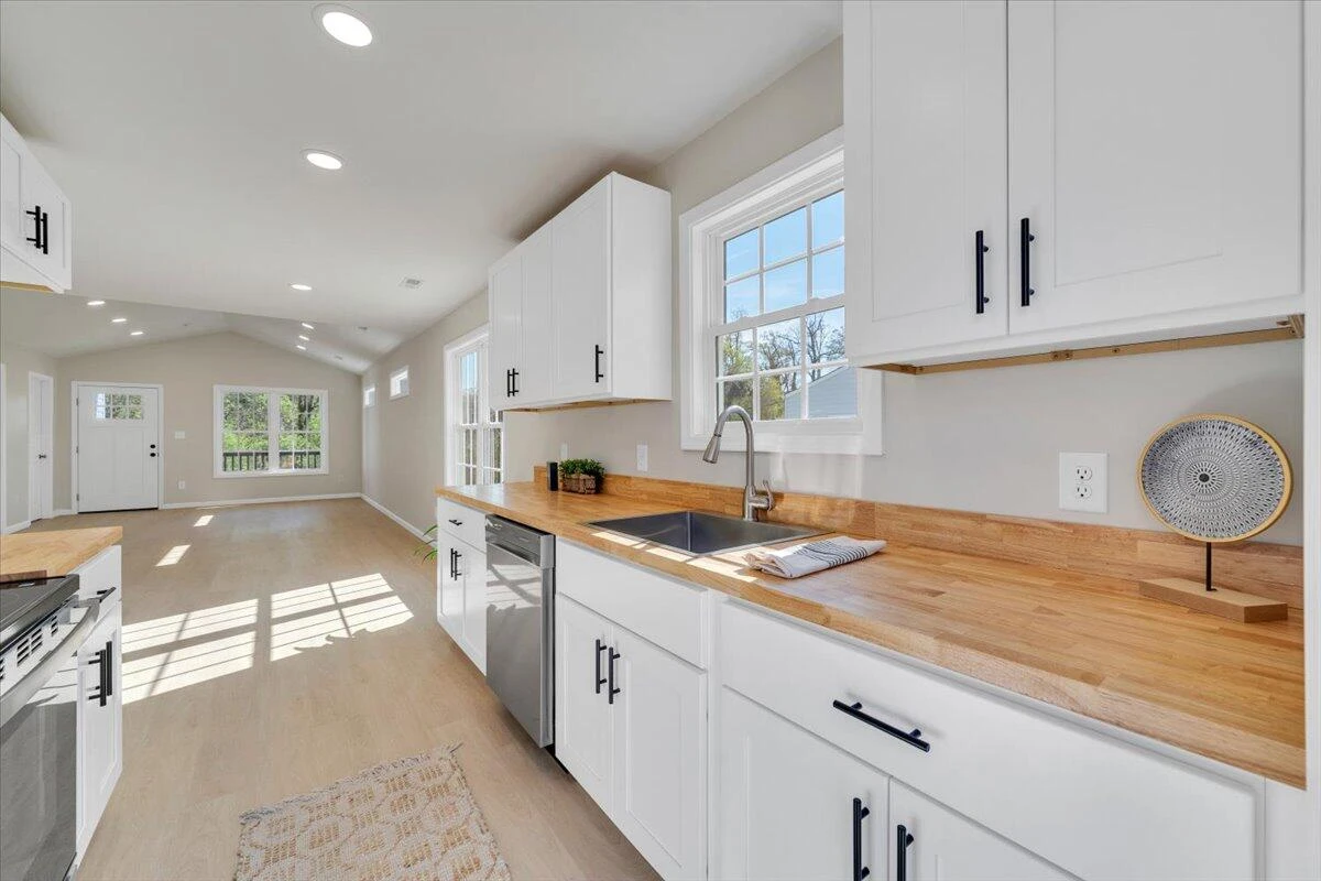 3531 Troutland AVE - Photo 8