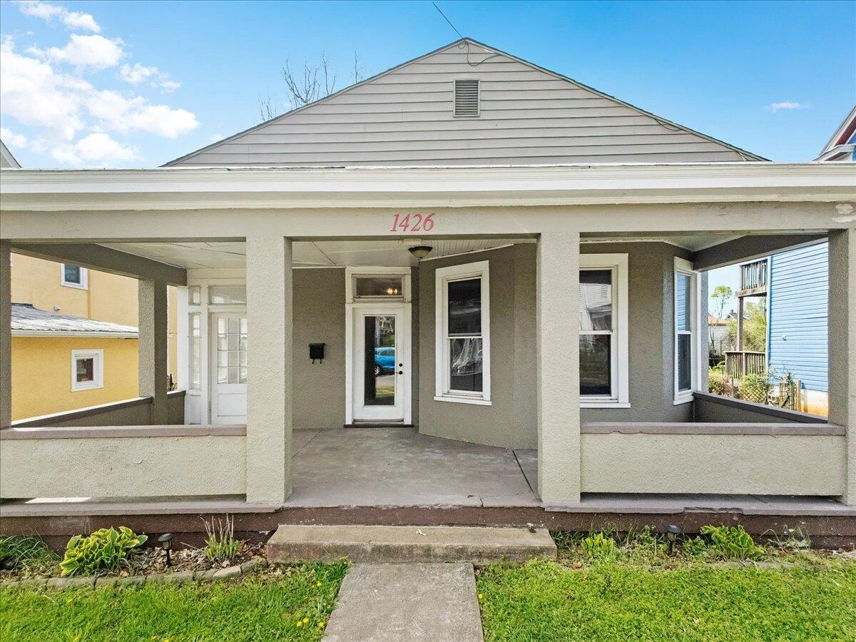 1426 Chapman AVE - Photo 3