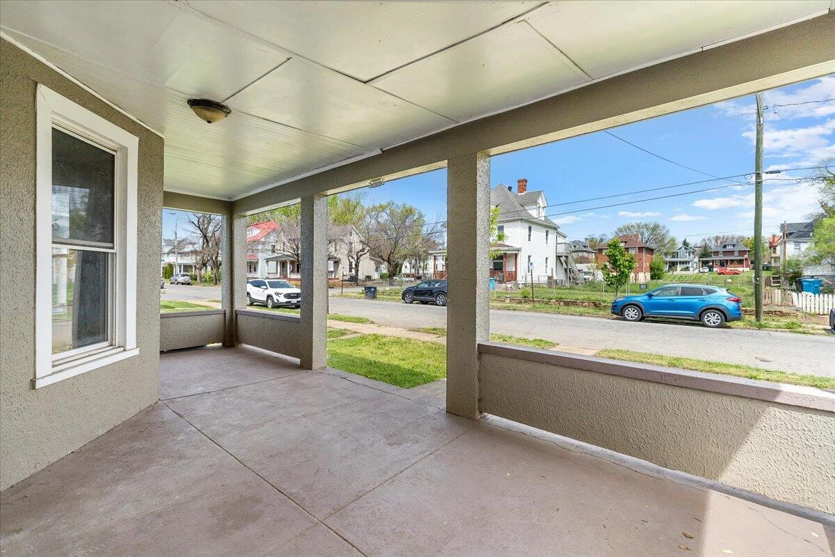 1426 Chapman AVE - Photo 5