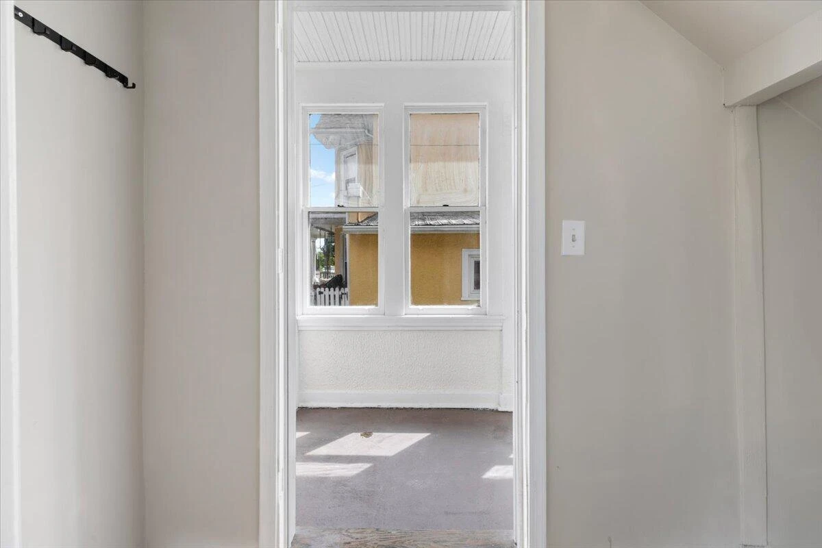 1426 Chapman AVE - Photo 8