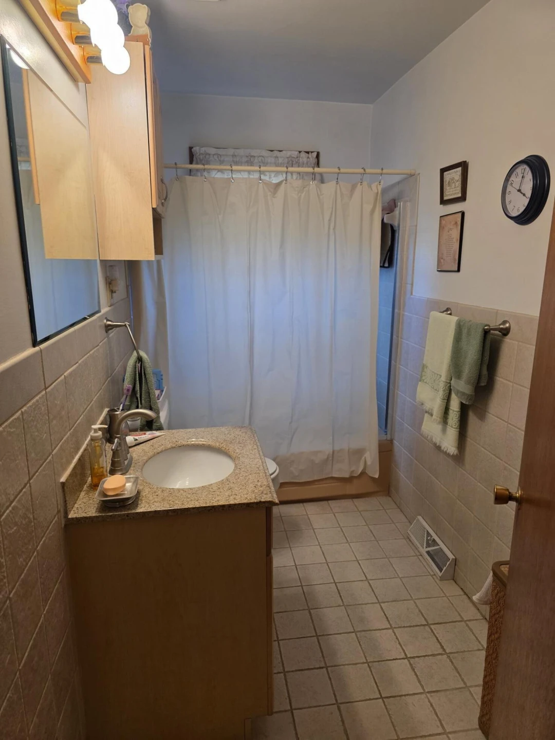 233 Carrollton AVE - Photo 17