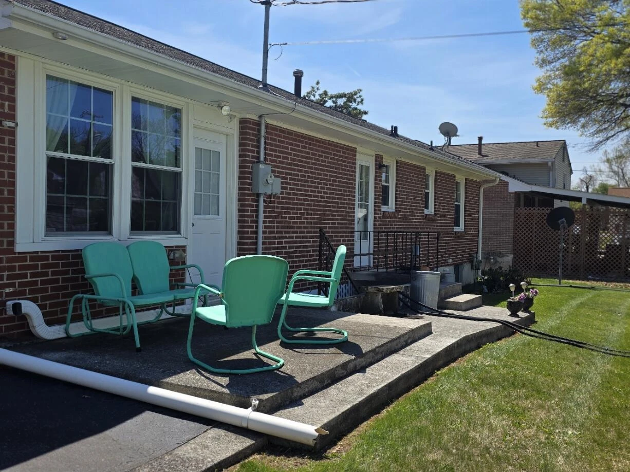 233 Carrollton AVE - Photo 24