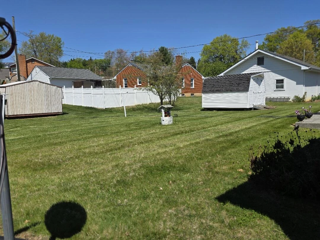 233 Carrollton AVE - Photo 25