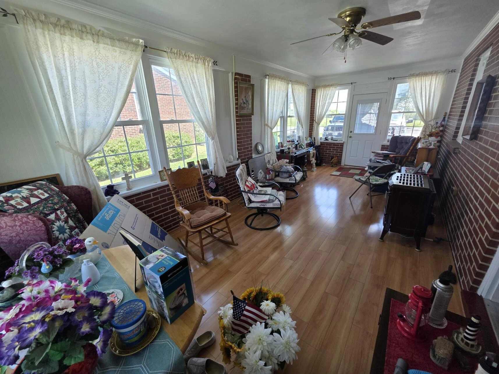 233 Carrollton AVE - Photo 3
