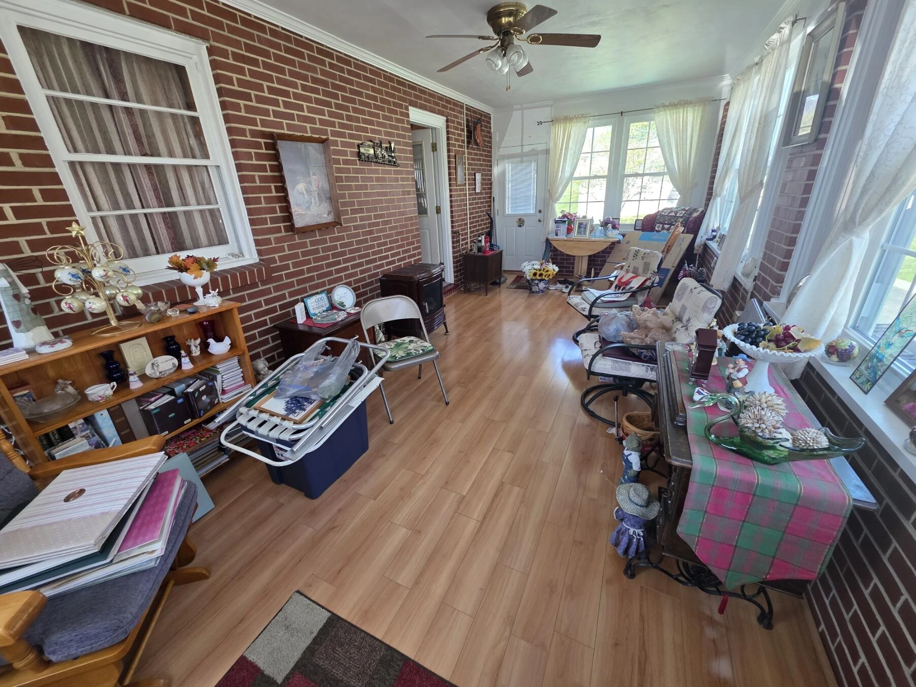 233 Carrollton AVE - Photo 4