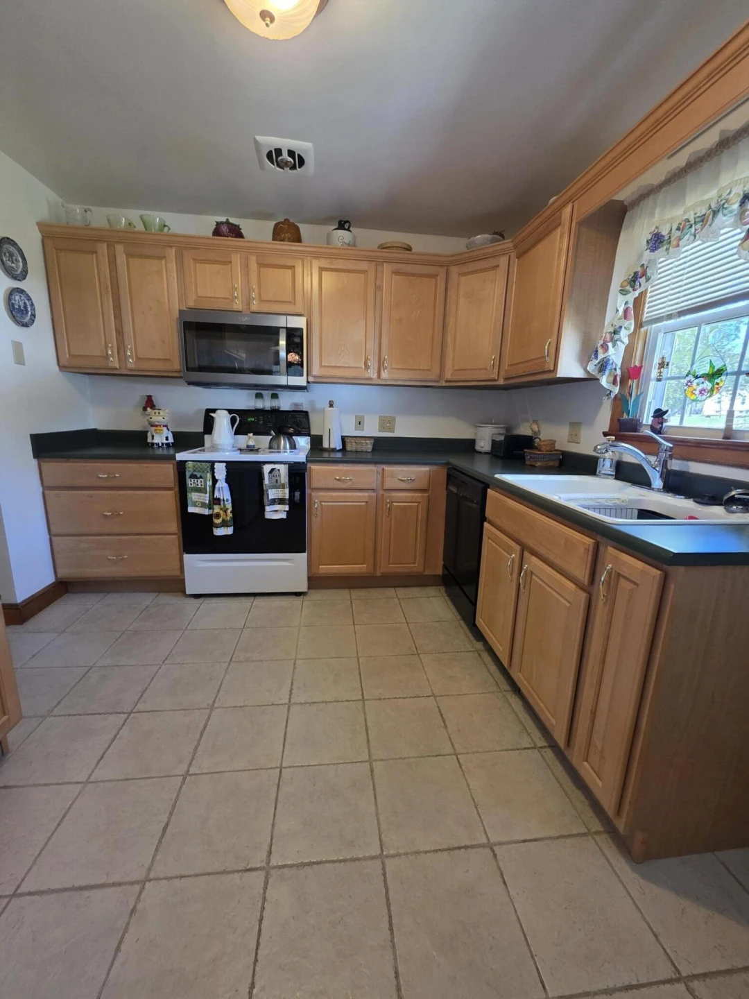233 Carrollton AVE - Photo 6