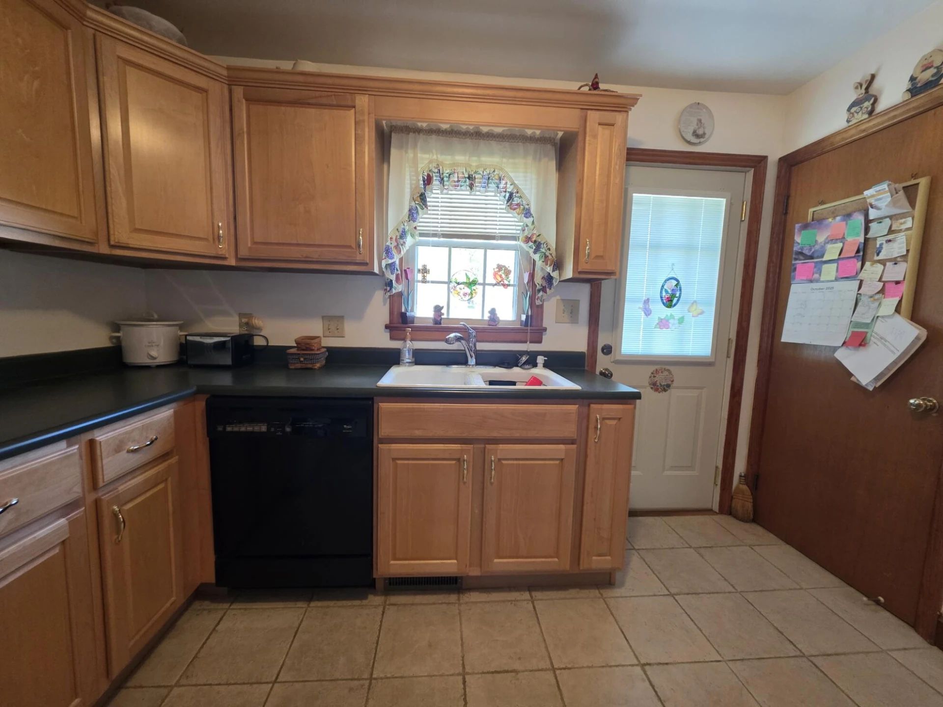 233 Carrollton AVE - Photo 7