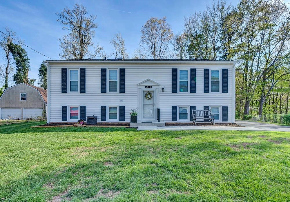 2630 Puckett CIR - Photo 2