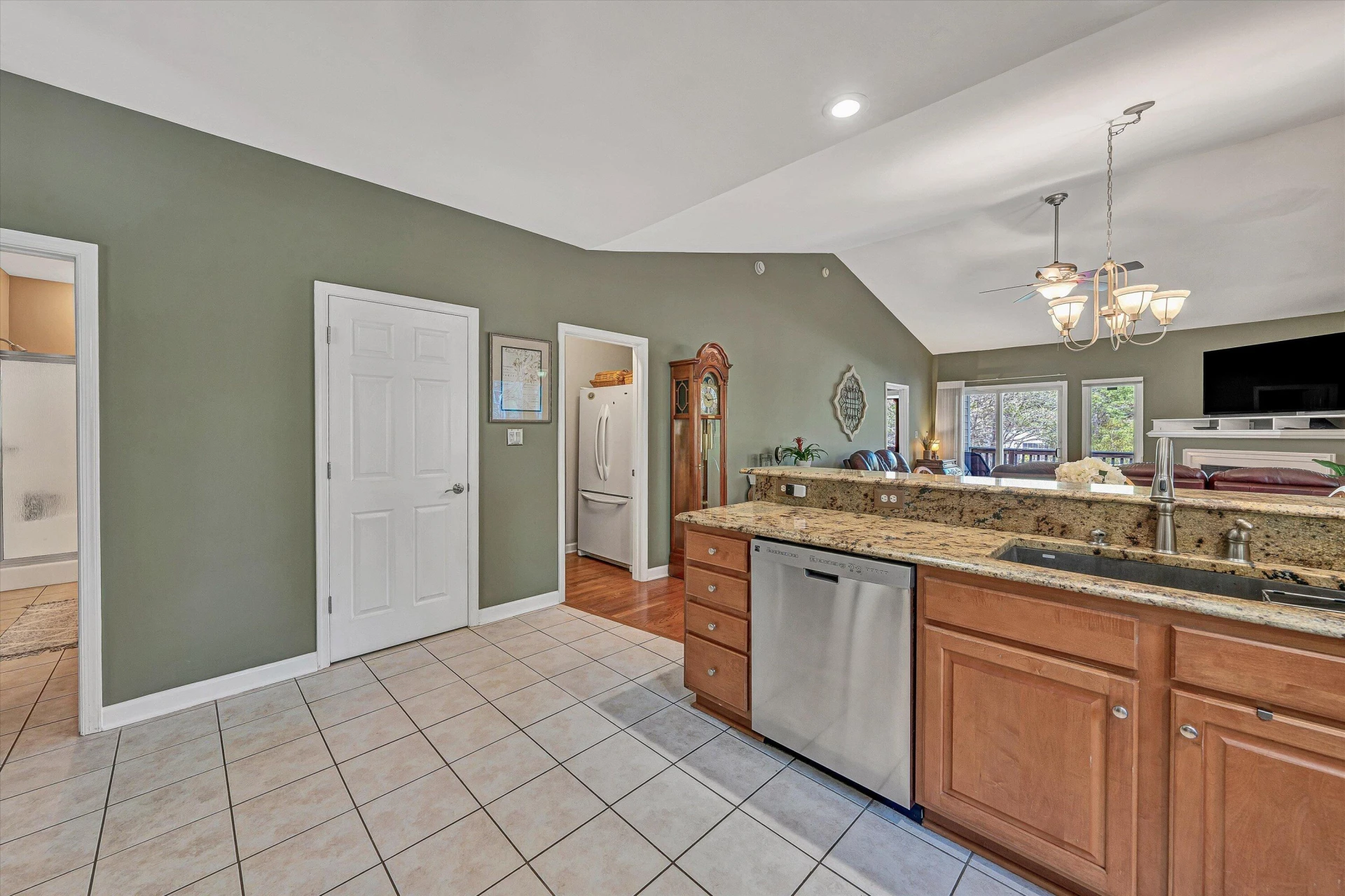 145 Channelview DR - Photo 31