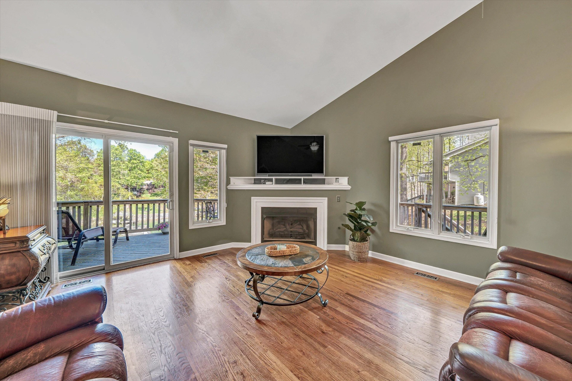 145 Channelview DR - Photo 36