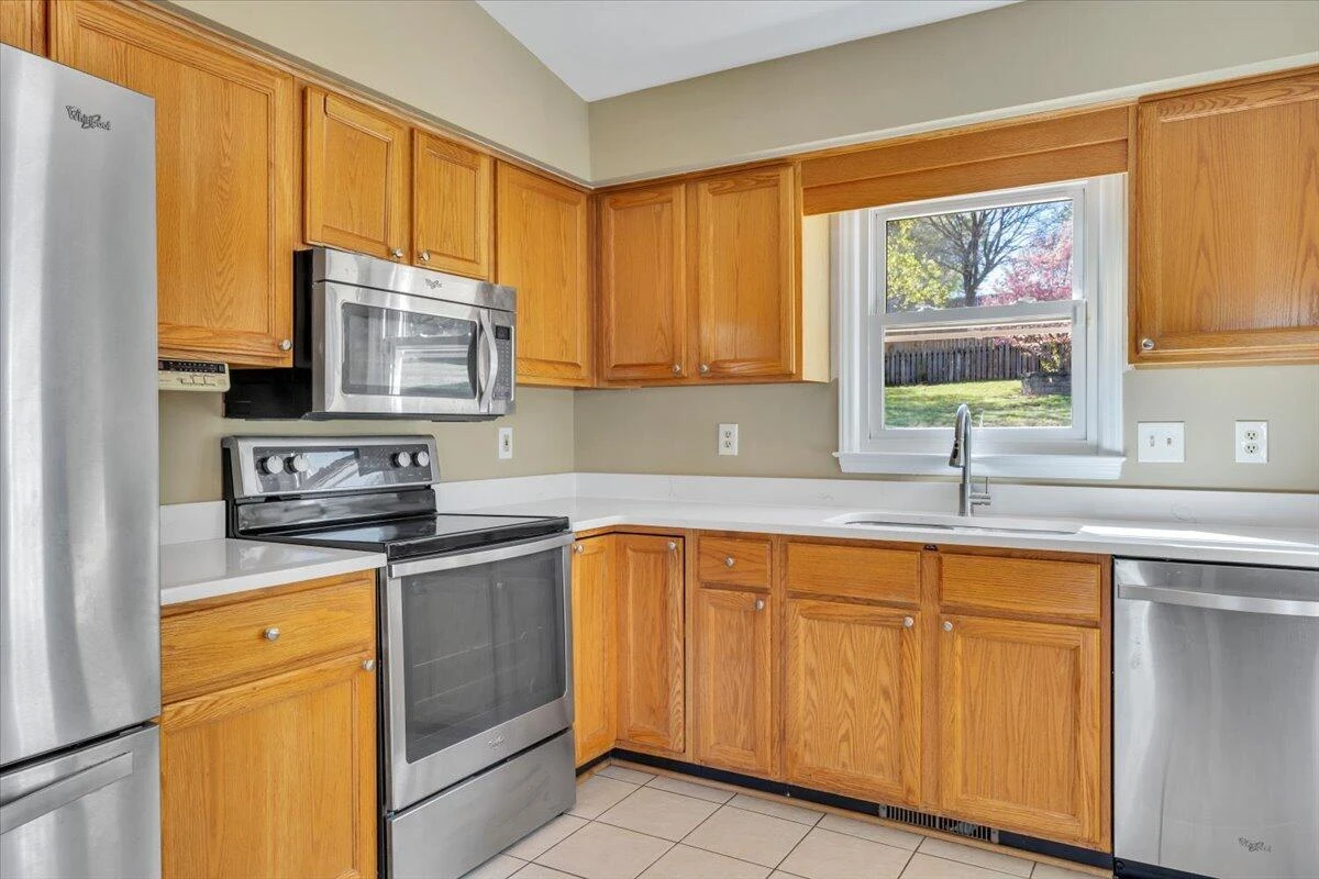 1831 Summerfield DR - Photo 14