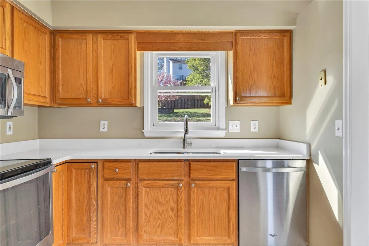 1831 Summerfield DR - Photo 16