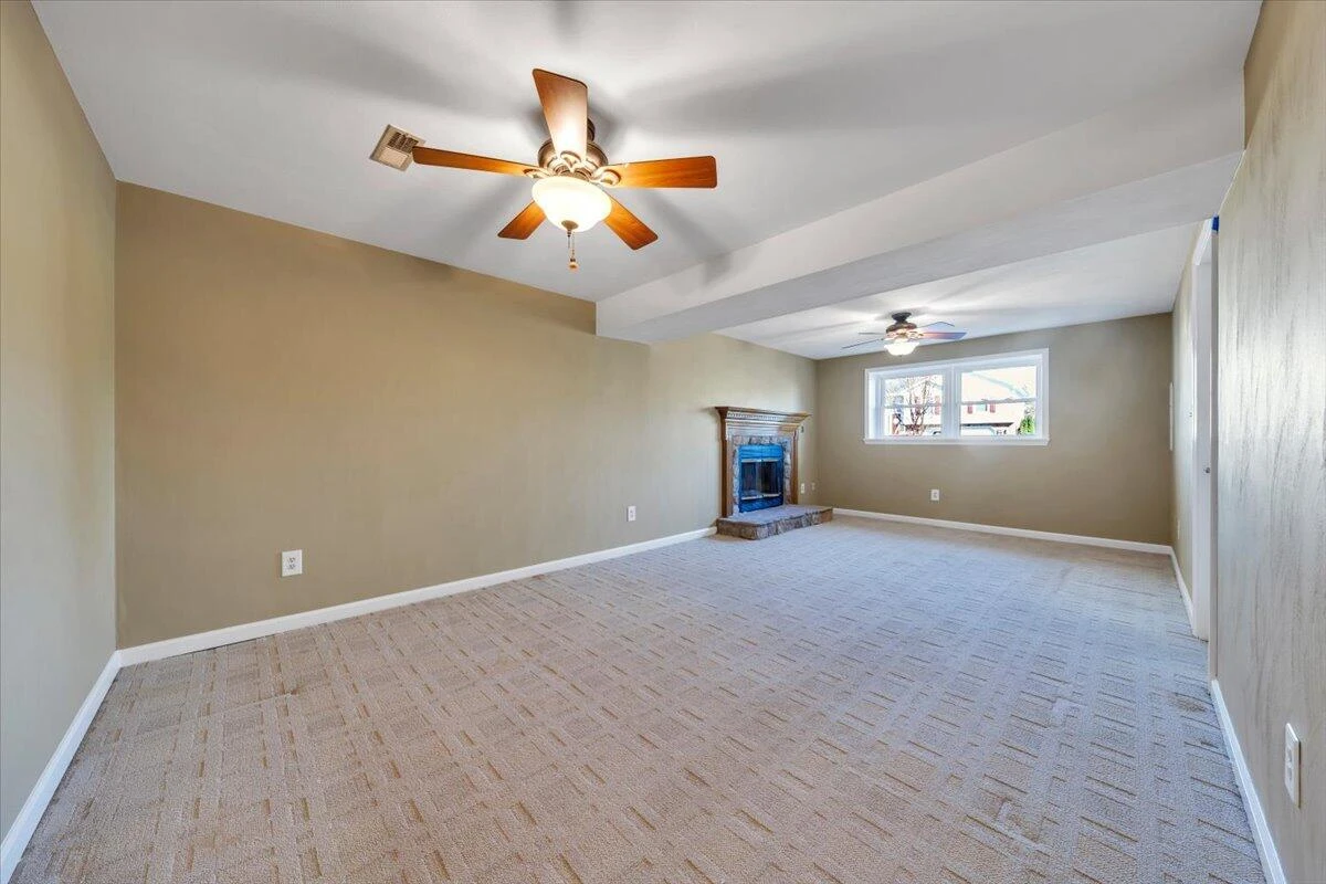 1831 Summerfield DR - Photo 32