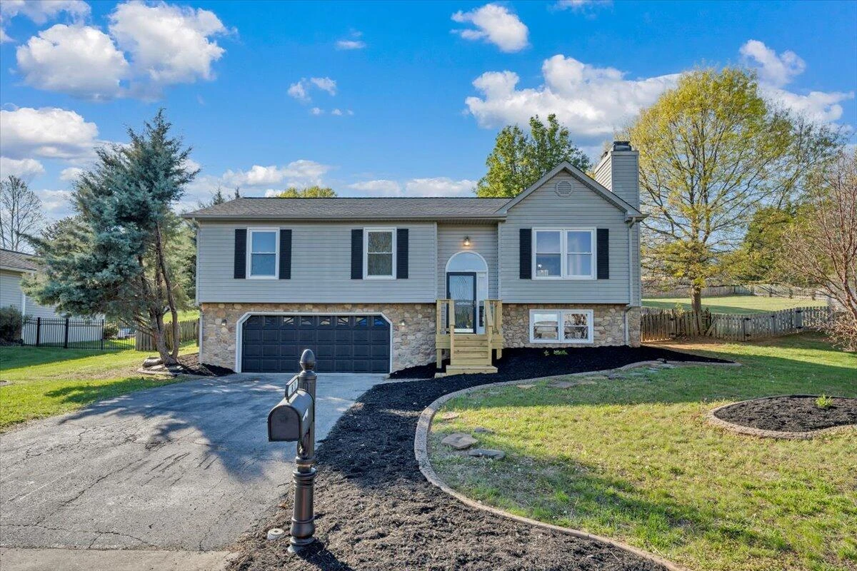 1831 Summerfield DR - Photo 9