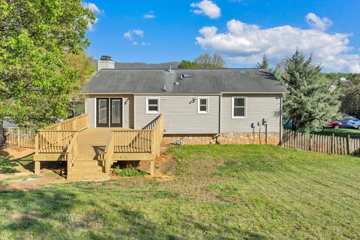 1831 Summerfield DR - Photo 11
