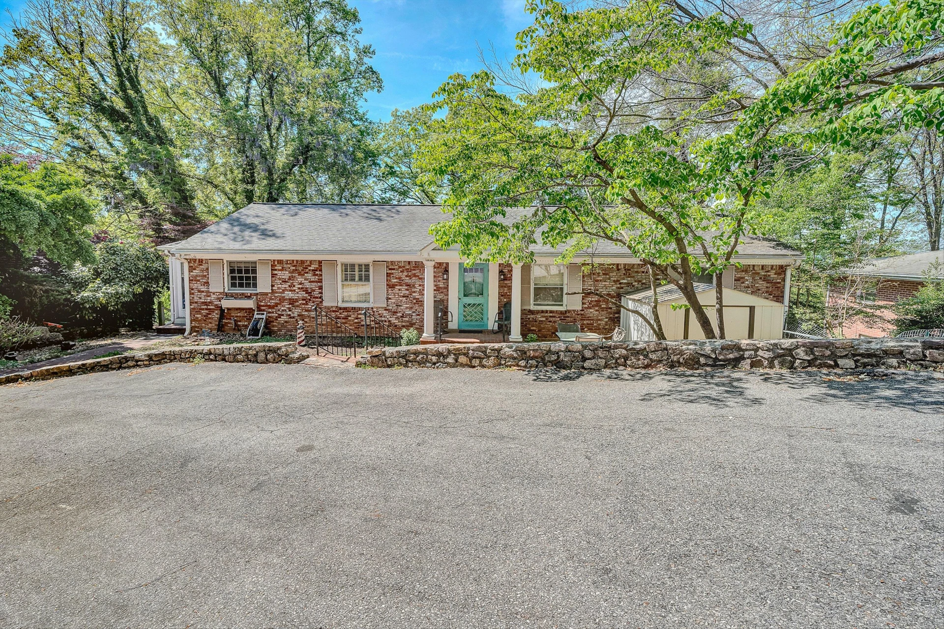 3125 Burnleigh RD
