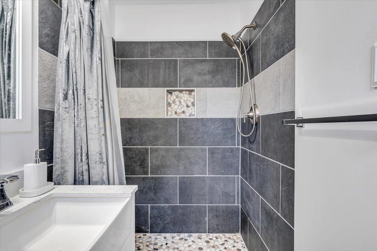 2407 Laura RD - Photo 27