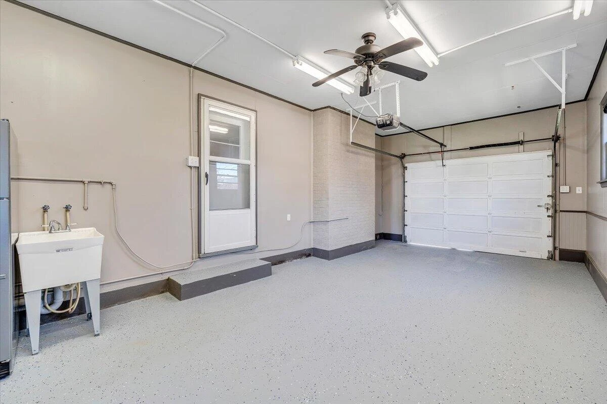 2407 Laura RD - Photo 33