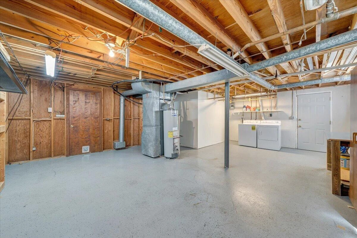 2407 Laura RD - Photo 43