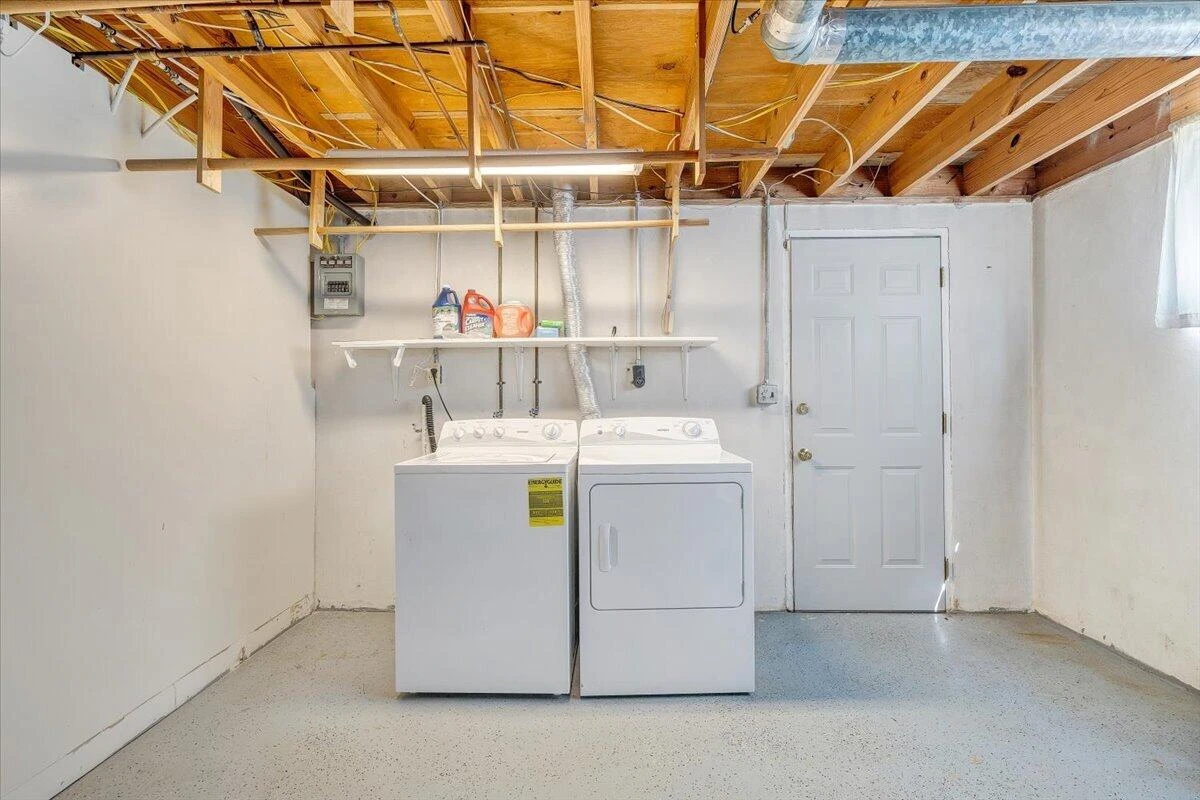 2407 Laura RD - Photo 44