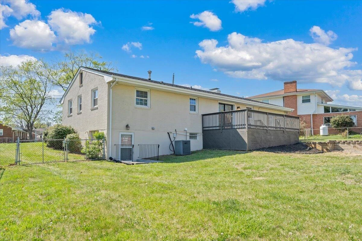2407 Laura RD - Photo 45