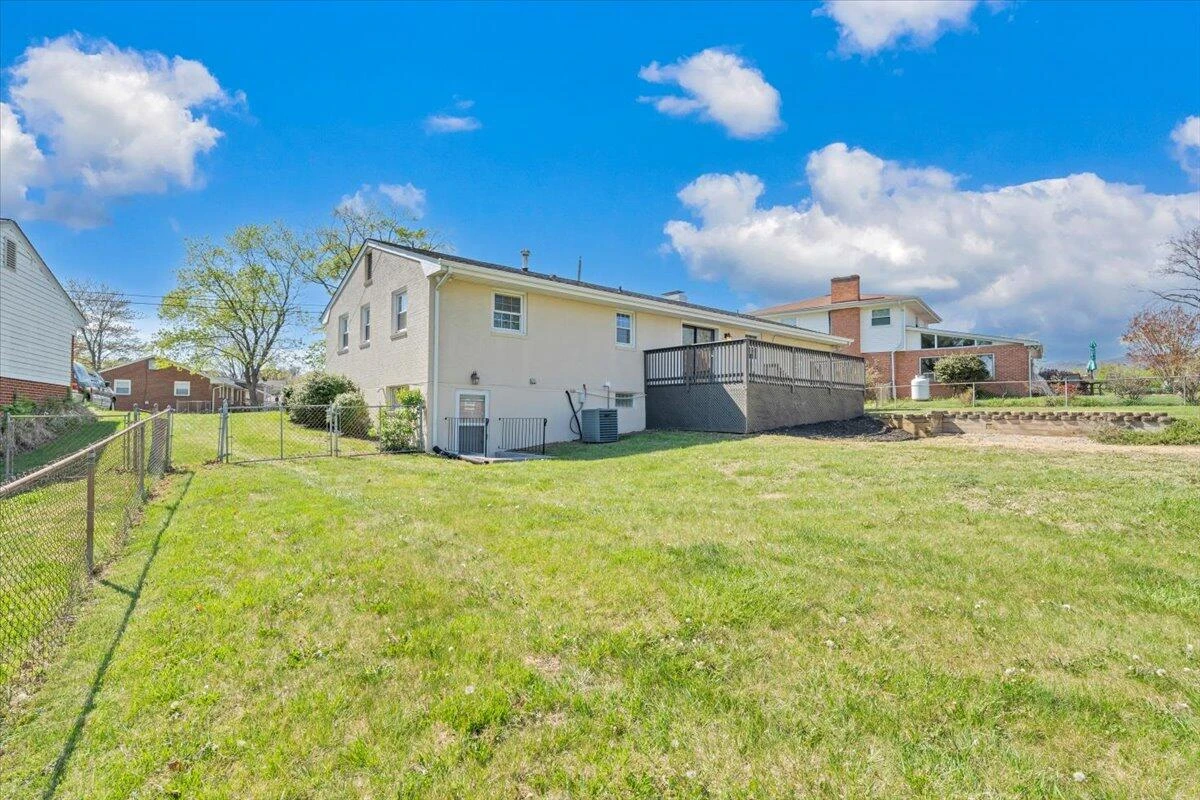 2407 Laura RD - Photo 46
