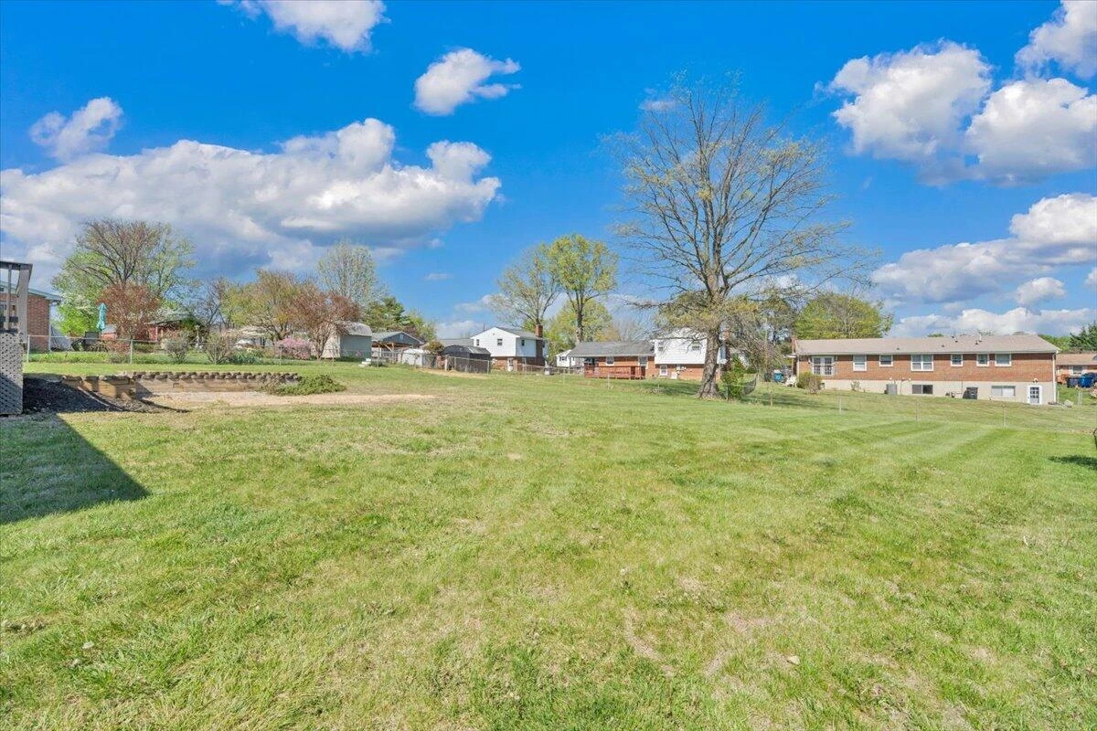 2407 Laura RD - Photo 47