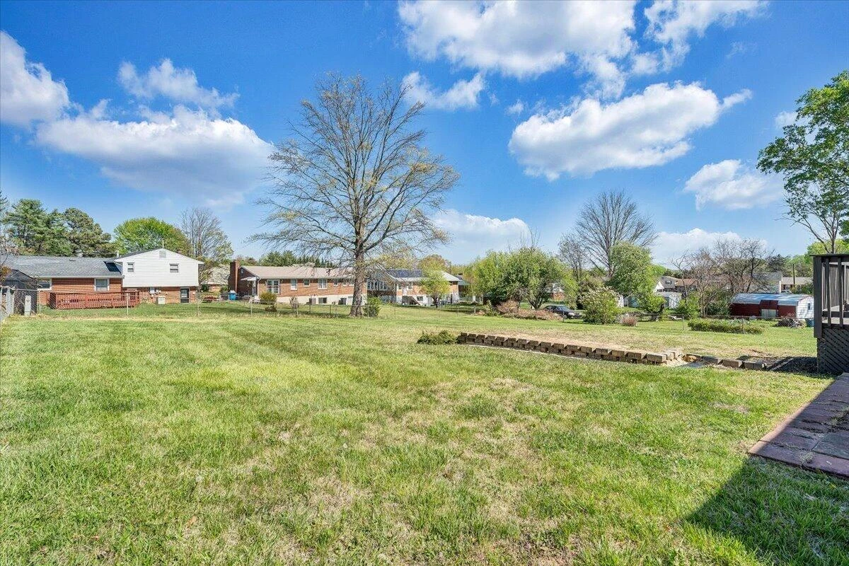 2407 Laura RD - Photo 51