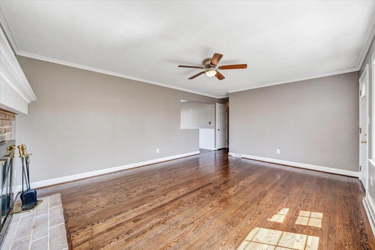 2407 Laura RD - Photo 10