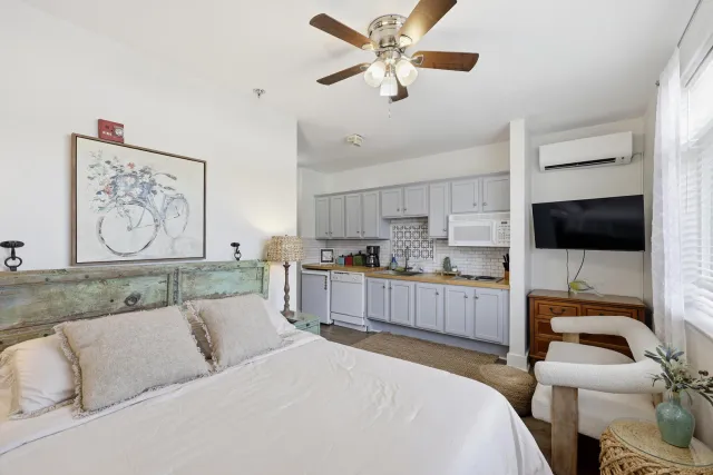 1245 Graves Harbor TRL, Huddleston, VA, 24104