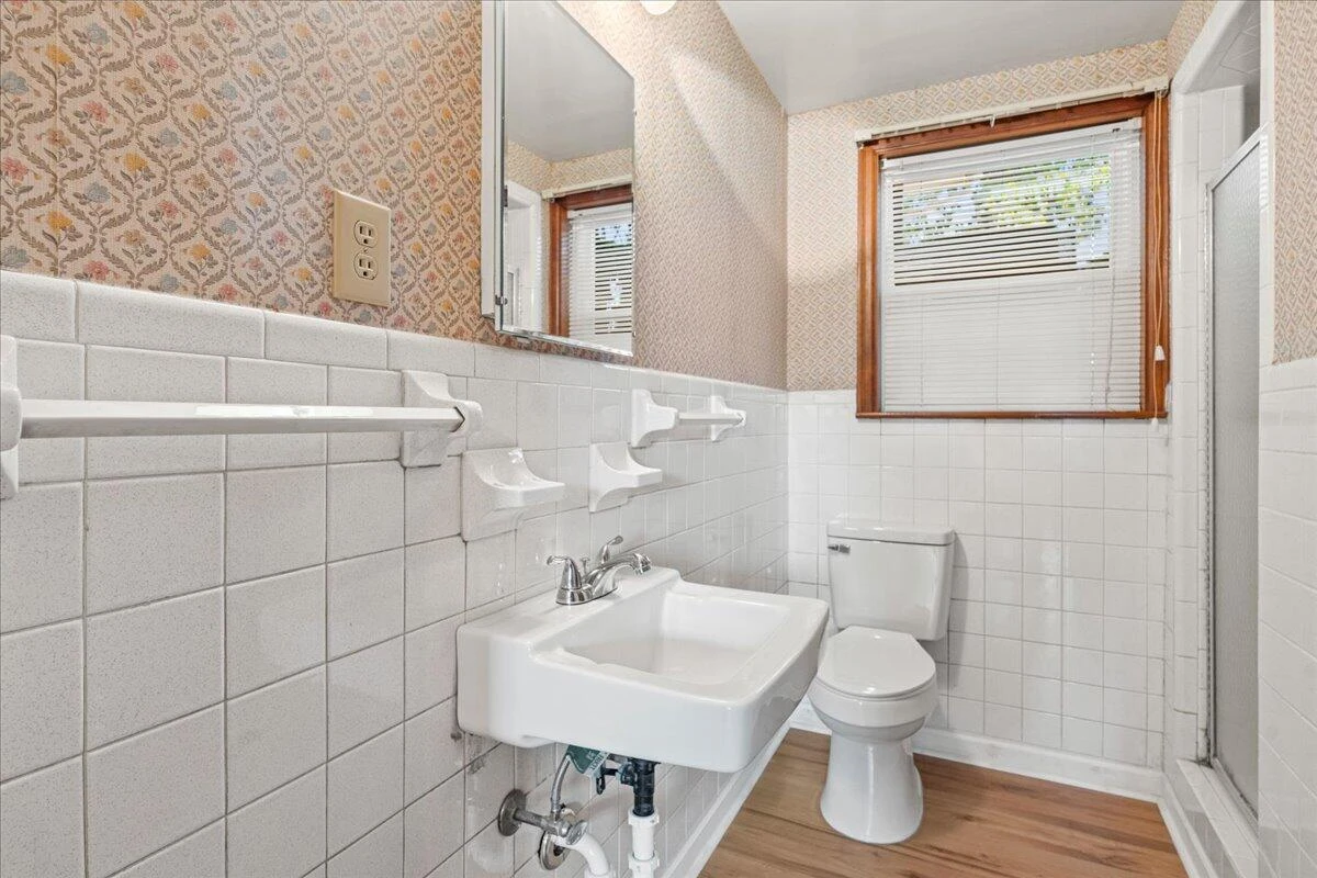 3402 Crittendon AVE - Photo 15