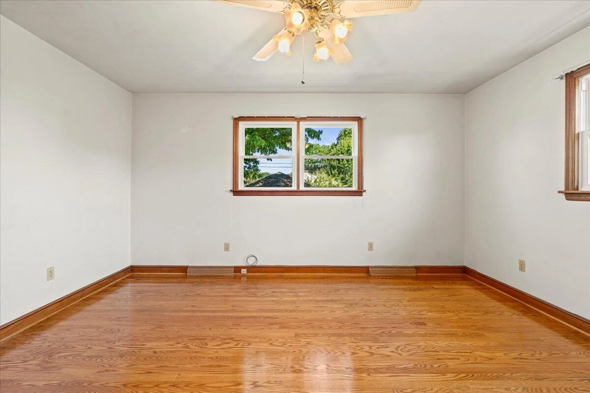 3402 Crittendon AVE - Photo 18
